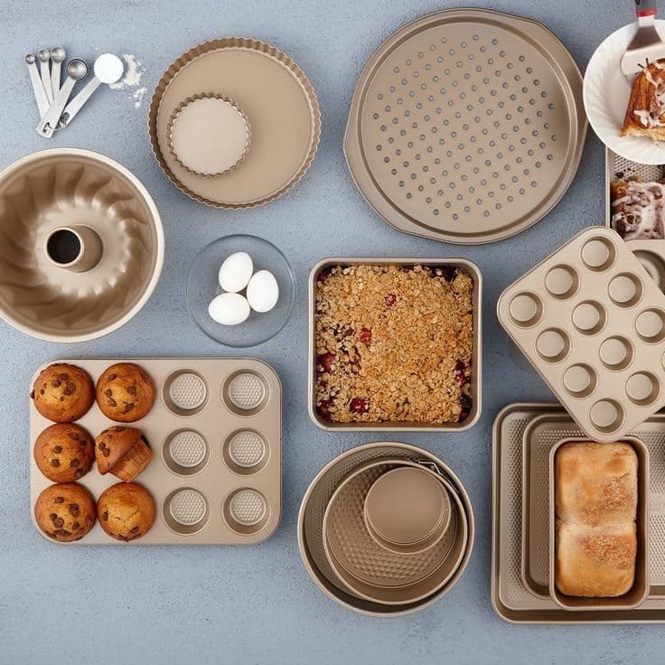 Win the Ultimate Dessert Masters Bakeware Set! Reward Banner